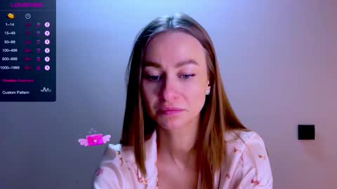 Snapshot of sweet_mia_91 chatting on 12.14.25 Mia online show from 12.14.25