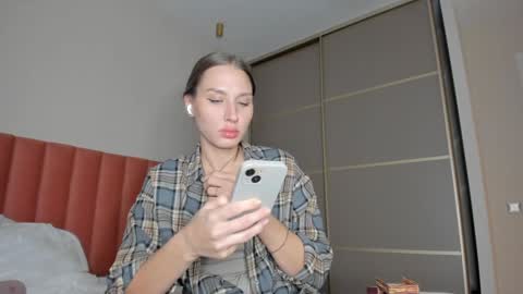 Snapshot of sweet_miss381 chatting on 12.30.24 Sofi online show from 12.30.24