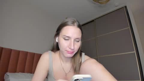 Snapshot of sweet_miss381 chatting on 03.05.25 Sofi online show from 03.05.25