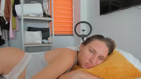 Snapshot of sweet_miss381 chatting on 03.28.26 Sofi online show from 03.28.26