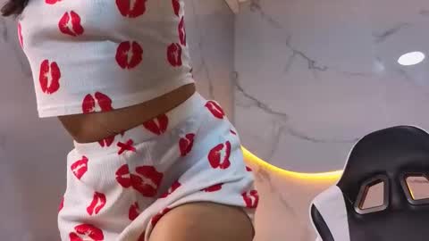 Live 1500am 2100pm online show from 12.20.25