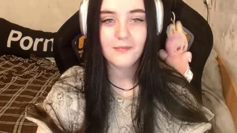 Snapshot of sweet_my_dream chatting on 11.11.25 sweet_my_dream online show from 11.11.25