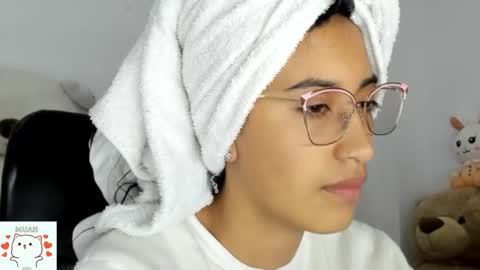 Nhaomy online show from 10.08.25