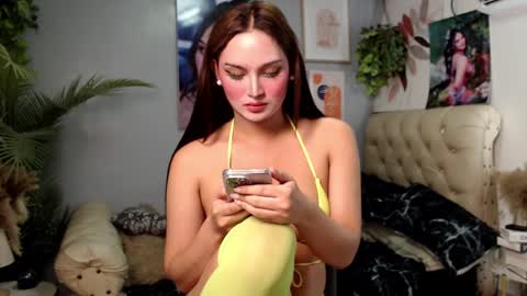girlnamenicole online show from 12.16.24