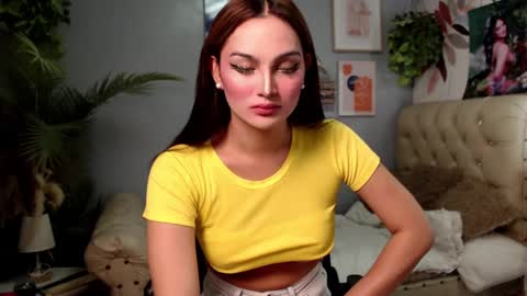girlnamenicole online show from 12.31.24