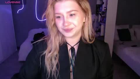 sweet_nicole_333 online show from 05.30.26