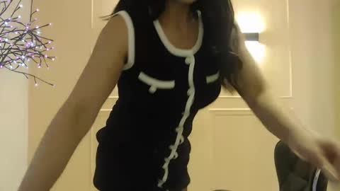 My name is Catalina. Please say hello I like to chat with you. If you have requests please use tip online show from 02.03.25