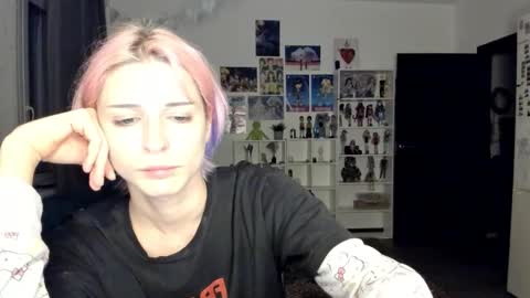 kira online show from 10.21.25