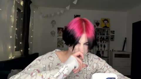 kira online show from 11.15.25