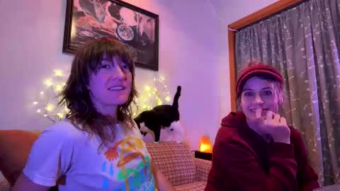 Snapshot of sweet_ramona chatting on 12.17.25 Ramona online show from 12.17.25