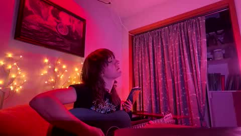 Snapshot of sweet_ramona chatting on 12.19.25 Ramona online show from 12.19.25