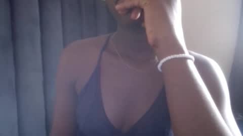 Snapshot of sweet_rayaxx chatting on 03.05.26 raya online show from 03.05.26