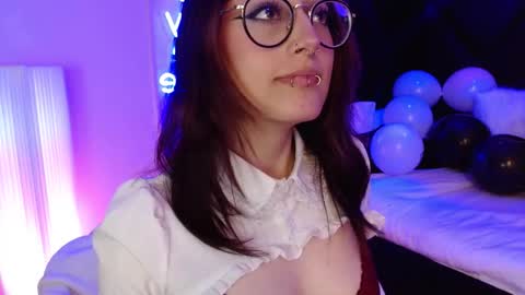 Roxanee online show from 11.07.25