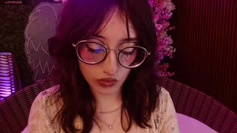 Snapshot of sweet_roxanee chatting on 05.05.26 Roxanee online show from 05.05.26