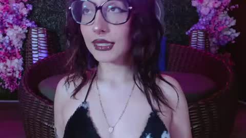 Snapshot of sweet_roxanee chatting on 08.04.26 Roxanee online show from 08.04.26