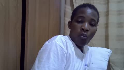 Snapshot of sweet_shari chatting on 09.21.25 Princess shari online show from 09.21.25