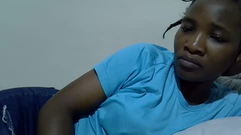 Snapshot of sweet_shari chatting on 09.29.25 Princess shari online show from 09.29.25