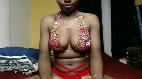 Snapshot of sweet_sherie chatting on 02.22.25 ellanah Tracie online show from 02.22.25