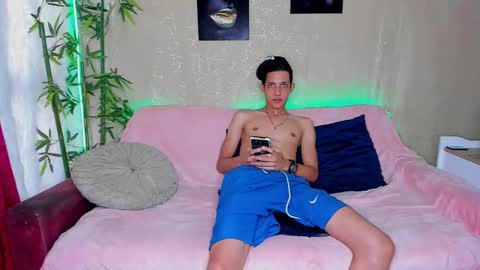 Start 18 year  Noa 19 year online show from 02.22.25