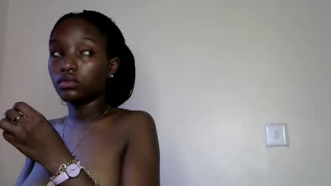 Snapshot of sweet_strawberina chatting on 05.08.26 sweet_strawberina online show from 05.08.26