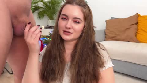 Snapshot of sweet_sugar87 chatting on 12.21.25 ViolaandVince online show from 12.21.25