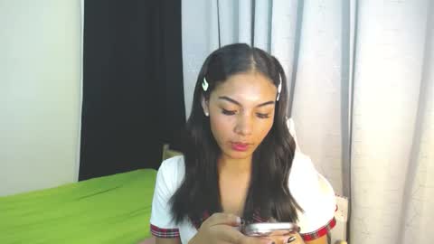 Snapshot of sweet_trishaxx chatting on 09.22.25 Trisha online show from 09.22.25