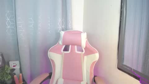 Snapshot of sweet_trishaxx chatting on 09.23.25 Trisha online show from 09.23.25