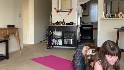 Snapshot of sweet_truffle chatting on 05.05.26 Heidi Brenner - Please check bio for schedule FAQ online show from 05.05.26