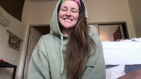Snapshot of sweet_truffle chatting on 05.11.26 Heidi Brenner - Please check bio for schedule FAQ online show from 05.11.26
