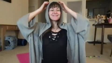 Snapshot of sweet_truffle chatting on 05.21.26 Heidi Brenner - Please check bio for schedule FAQ online show from 05.21.26