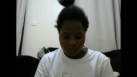 Snapshot of sweet_veebouset chatting on 06.02.26 sweet_veebouset online show from 06.02.26