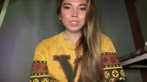 Snapshot of sweetalexa19 chatting on 12.18.25 alexa your one and only queen online show from 12.18.25