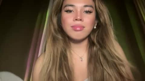 Snapshot of sweetalexa19 chatting on 12.22.25 alexa your one and only queen online show from 12.22.25