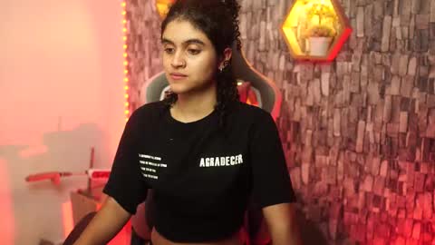 Salom independent model online show from 01.16.26