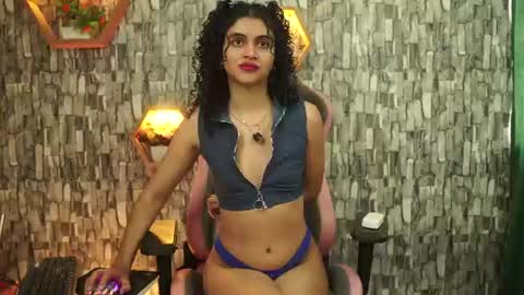 Salom independent model online show from 07.31.26