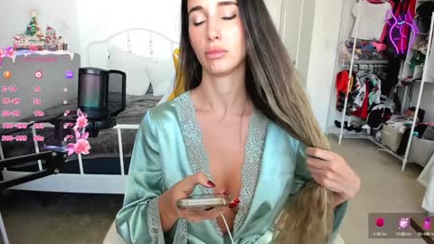 Snapshot of sweetbuttocks chatting on 01.12.25 Anna online show from 01.12.25