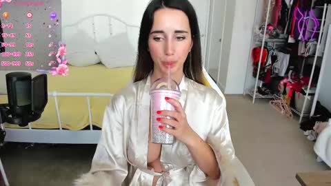 Snapshot of sweetbuttocks chatting on 02.15.25 Anna online show from 02.15.25