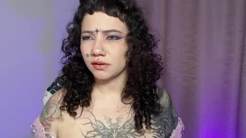       Independent model online show from 05.16.26