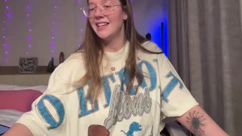 Snapshot of sweetdee222x chatting on 12.06.24 Delilah Samson online show from 12.06.24