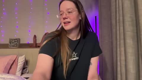 Snapshot of sweetdee222x chatting on 12.10.24 Delilah Samson online show from 12.10.24