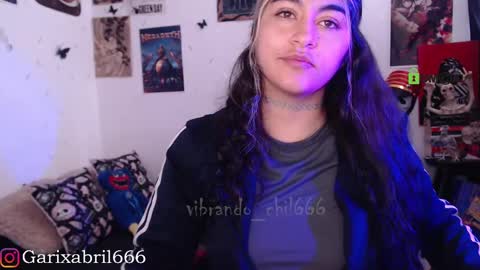 Snapshot of sweetdevil631 chatting on 01.05.25 Abril online show from 01.05.25