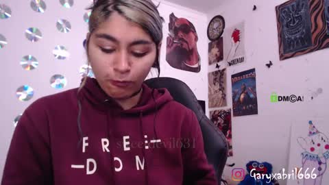 Snapshot of sweetdevil631 chatting on 02.19.25 Abril online show from 02.19.25