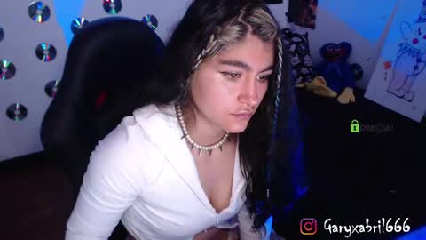 Snapshot of sweetdevil631 chatting on 02.20.25 Abril online show from 02.20.25