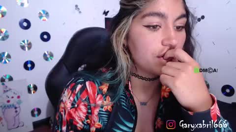 Snapshot of sweetdevil631 chatting on 03.09.25 Abril online show from 03.09.25