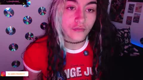 Snapshot of sweetdevil631 chatting on 11.04.25 Abril online show from 11.04.25