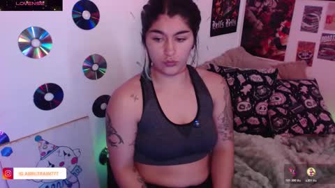 Snapshot of sweetdevil631 chatting on 11.21.25 Abril online show from 11.21.25