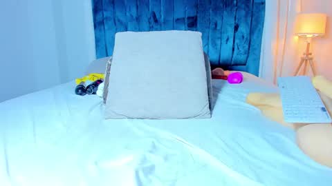 Mia online show from 03.01.25