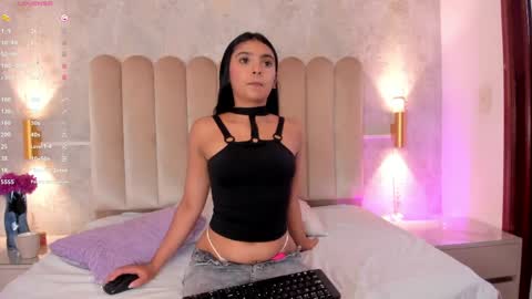 Snapshot of sweetely_1 chatting on 04.06.26 Ely online show from 04.06.26