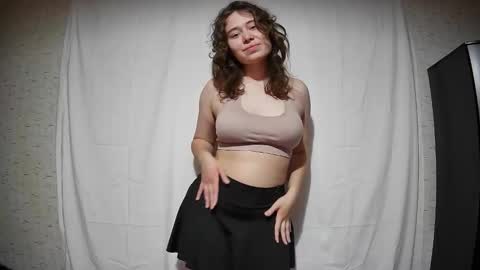 Snapshot of sweetfaina chatting on 11.16.25 sweetfaina online show from 11.16.25