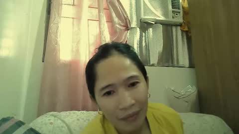 Snapshot of sweetfilipinawet chatting on 09.27.25 Stacy online show from 09.27.25